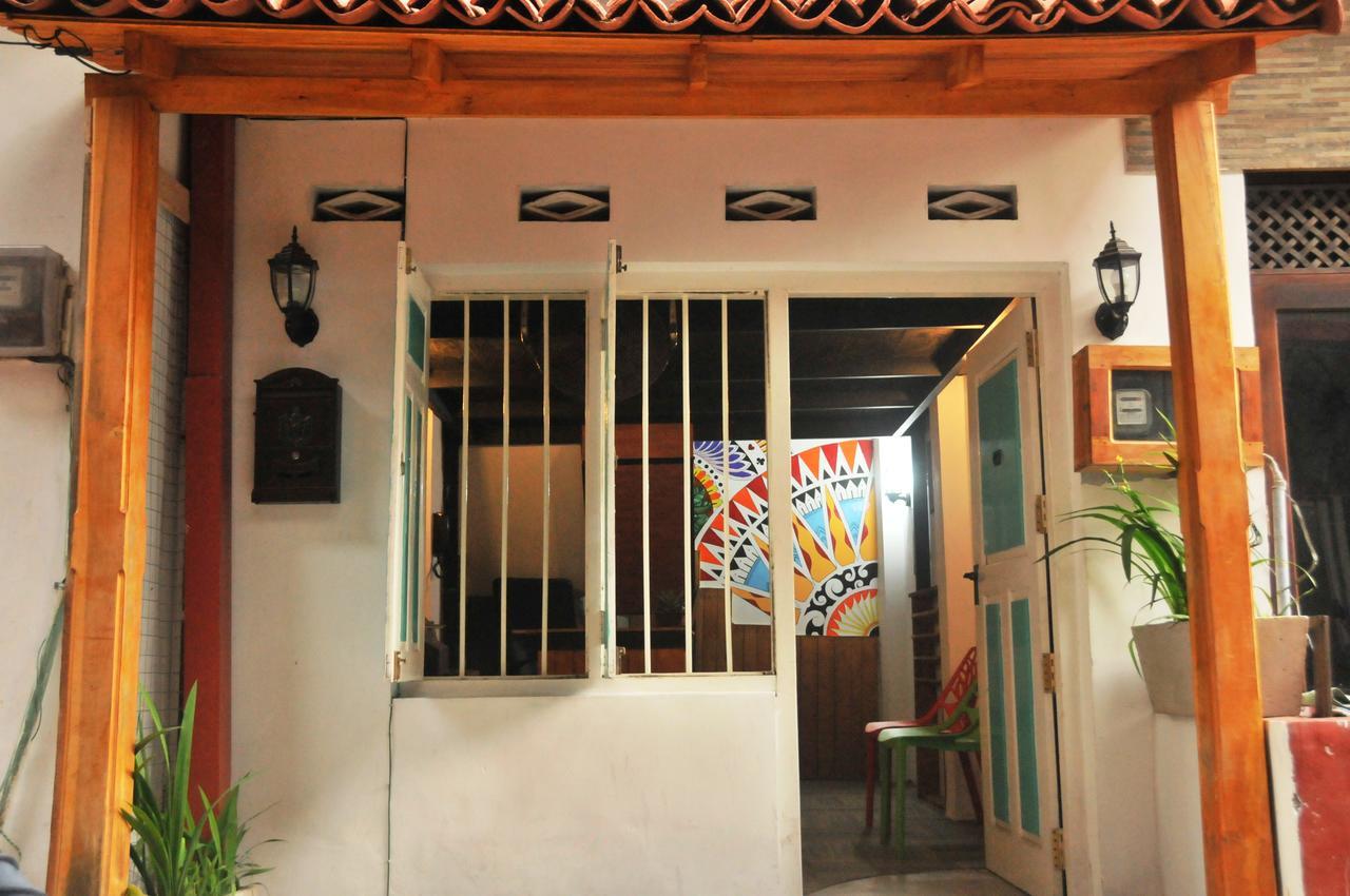 Mid Town Hostel Kandy Exterior photo